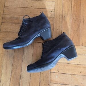 Clarks | Black Lace-Up Ankle Boots | Size 8.5W
